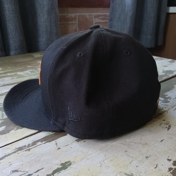 Harley-Davidson Black Cap with Orange Logo - Picture 3 of 9